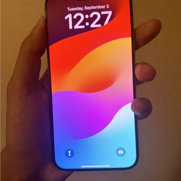 iPhone pro max - Picture 2 of 4